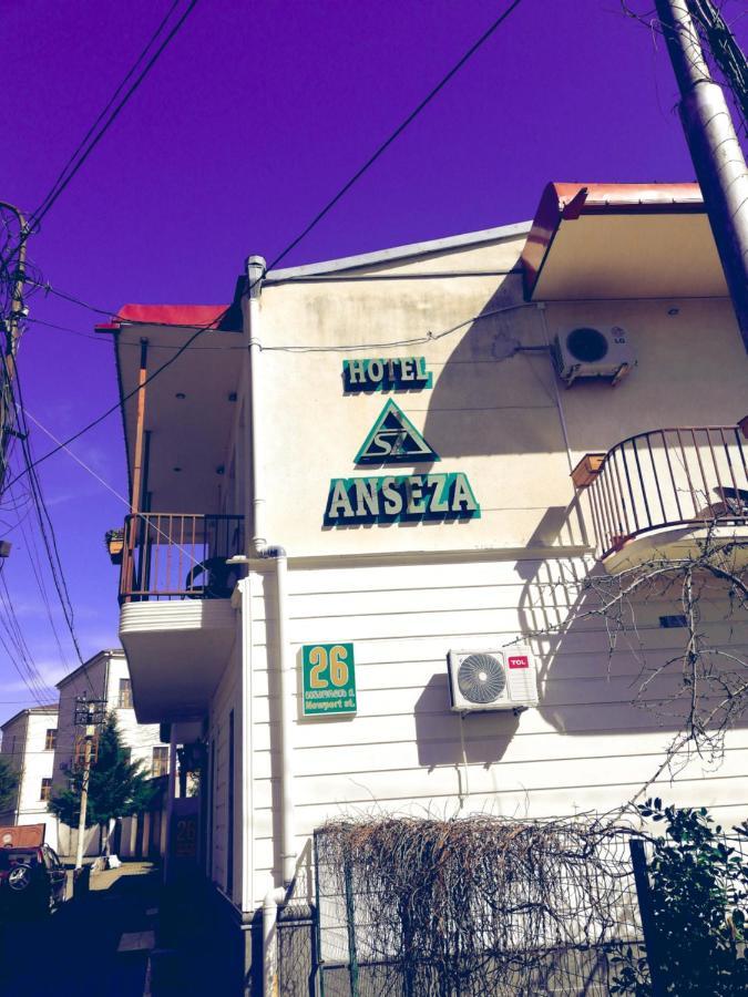Anseza Hotel Koetaisi Buitenkant foto