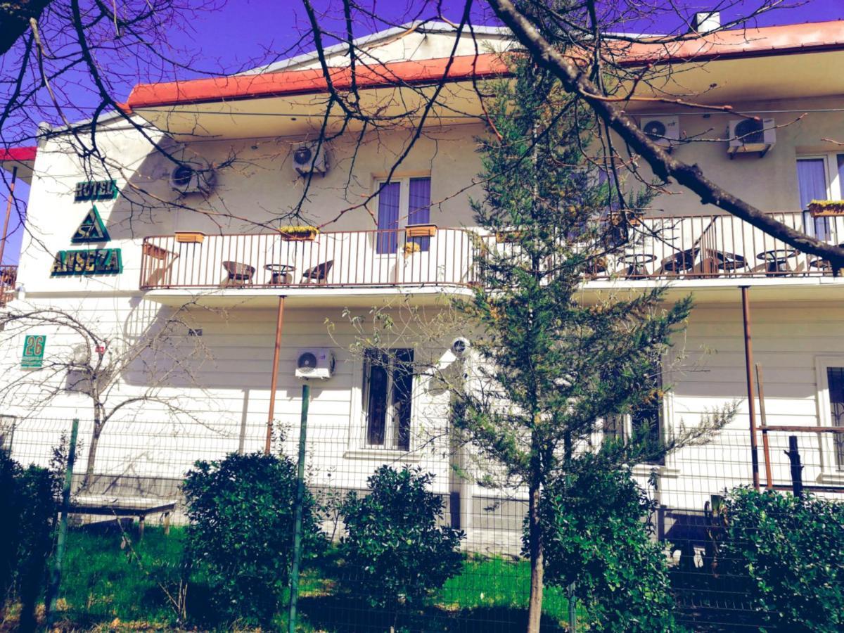 Anseza Hotel Koetaisi Buitenkant foto