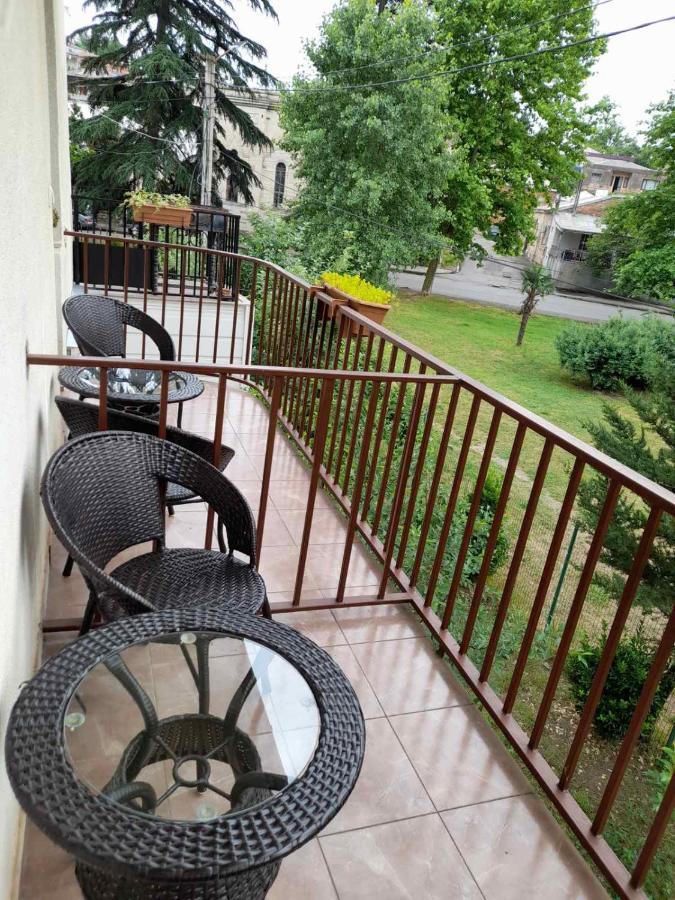 Anseza Hotel Koetaisi Buitenkant foto