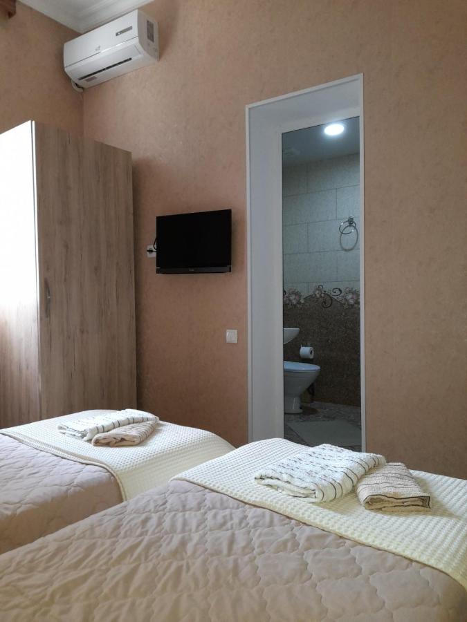 Anseza Hotel Koetaisi Buitenkant foto