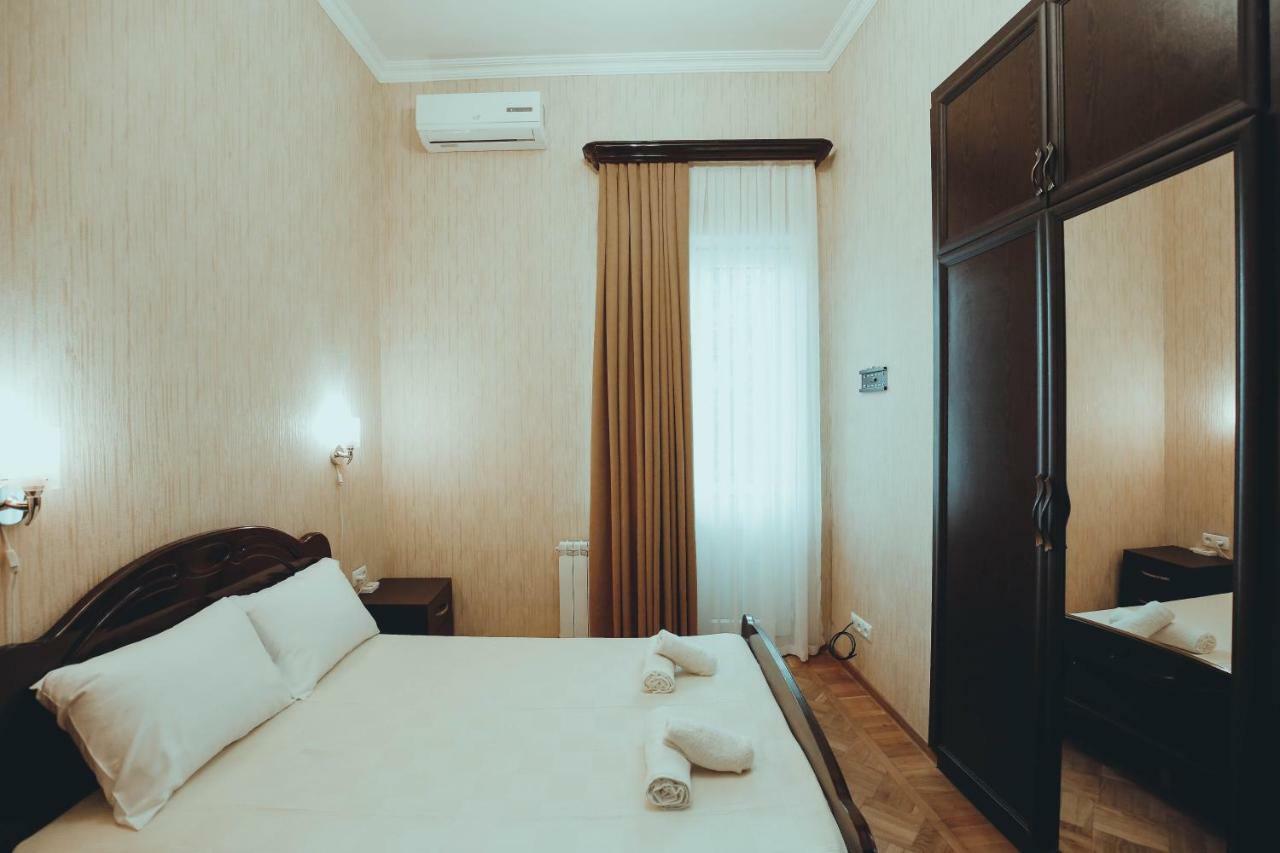 Anseza Hotel Koetaisi Buitenkant foto
