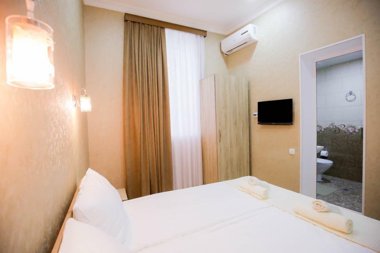 Anseza Hotel Koetaisi Buitenkant foto