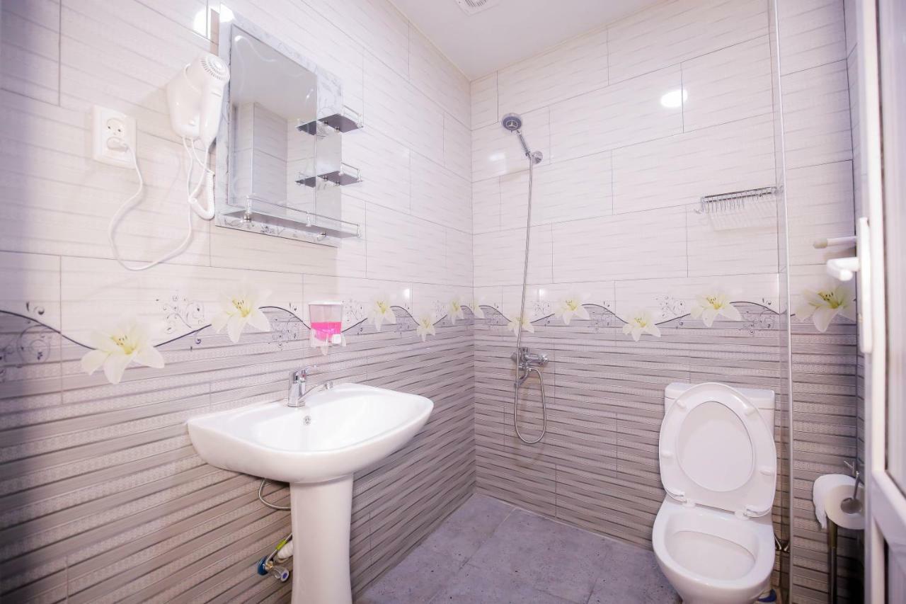 Anseza Hotel Koetaisi Buitenkant foto