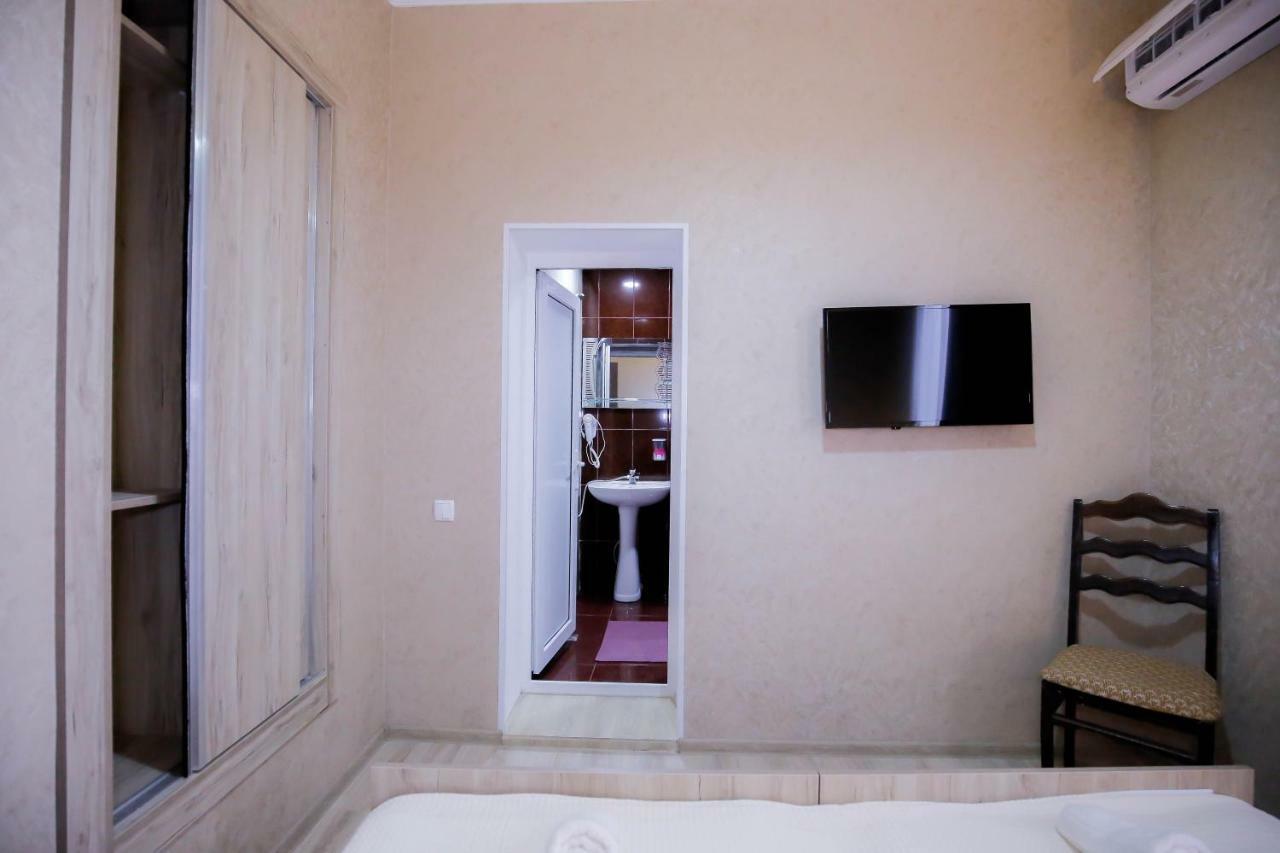 Anseza Hotel Koetaisi Buitenkant foto