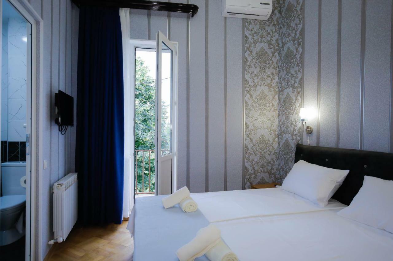 Anseza Hotel Koetaisi Buitenkant foto
