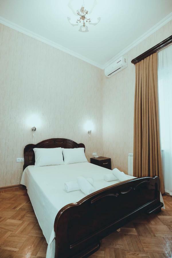Anseza Hotel Koetaisi Buitenkant foto