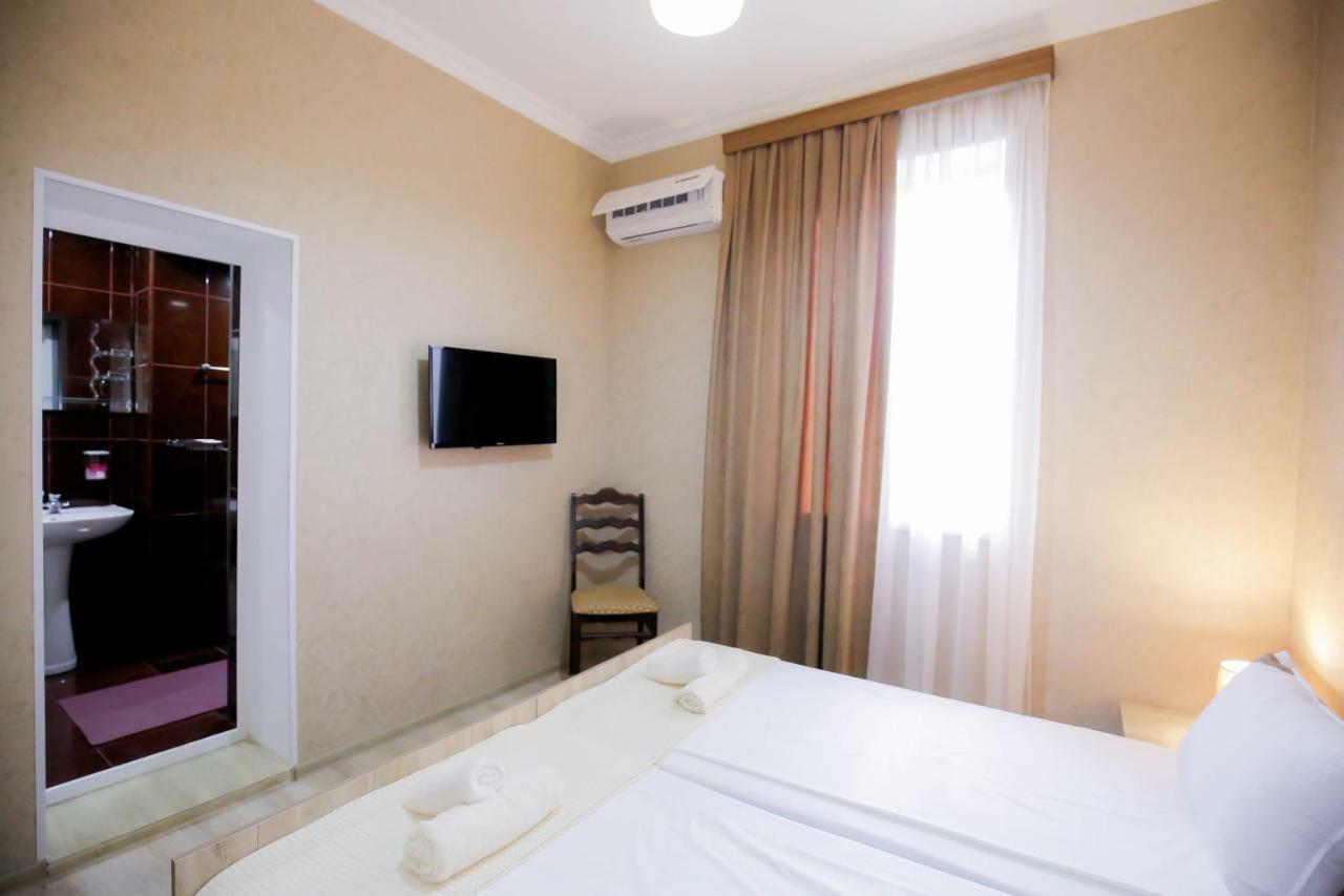 Anseza Hotel Koetaisi Buitenkant foto