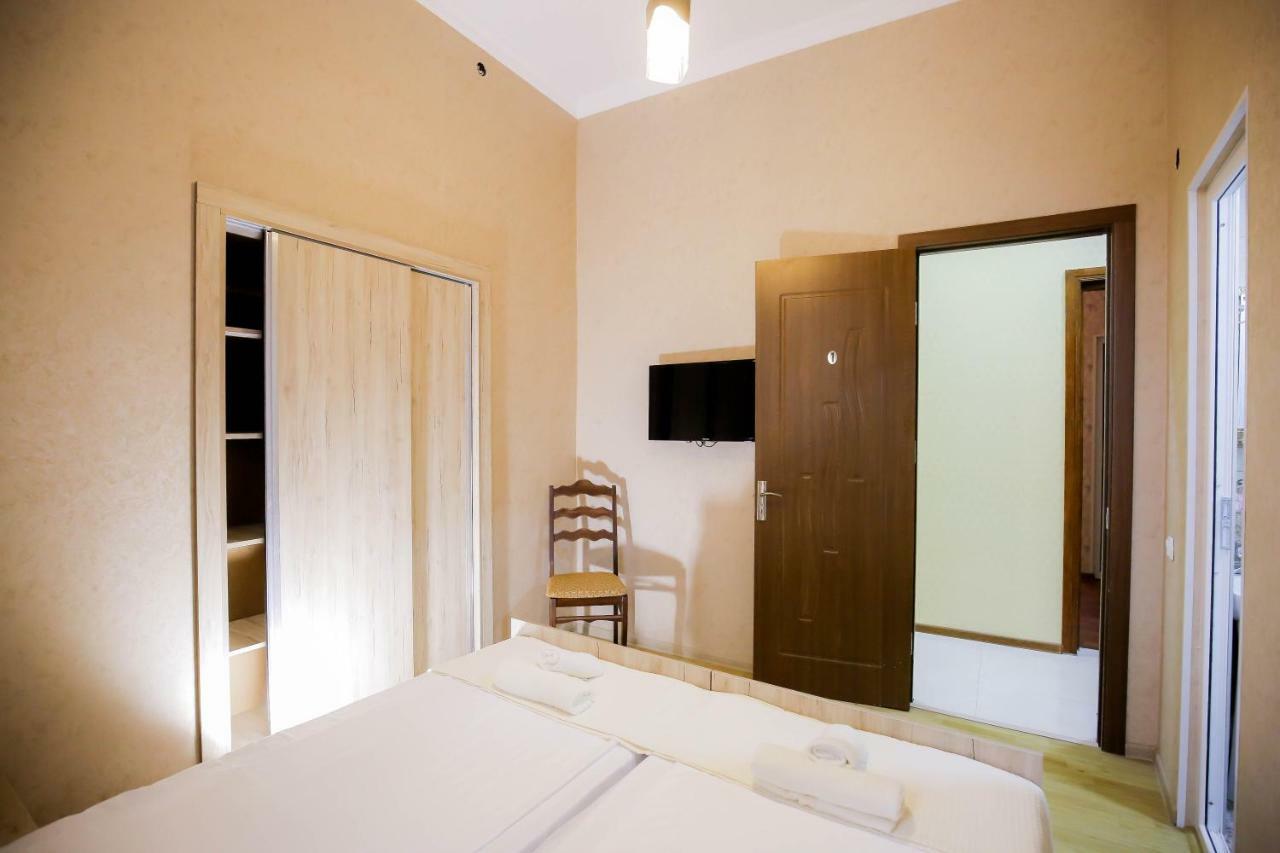 Anseza Hotel Koetaisi Buitenkant foto