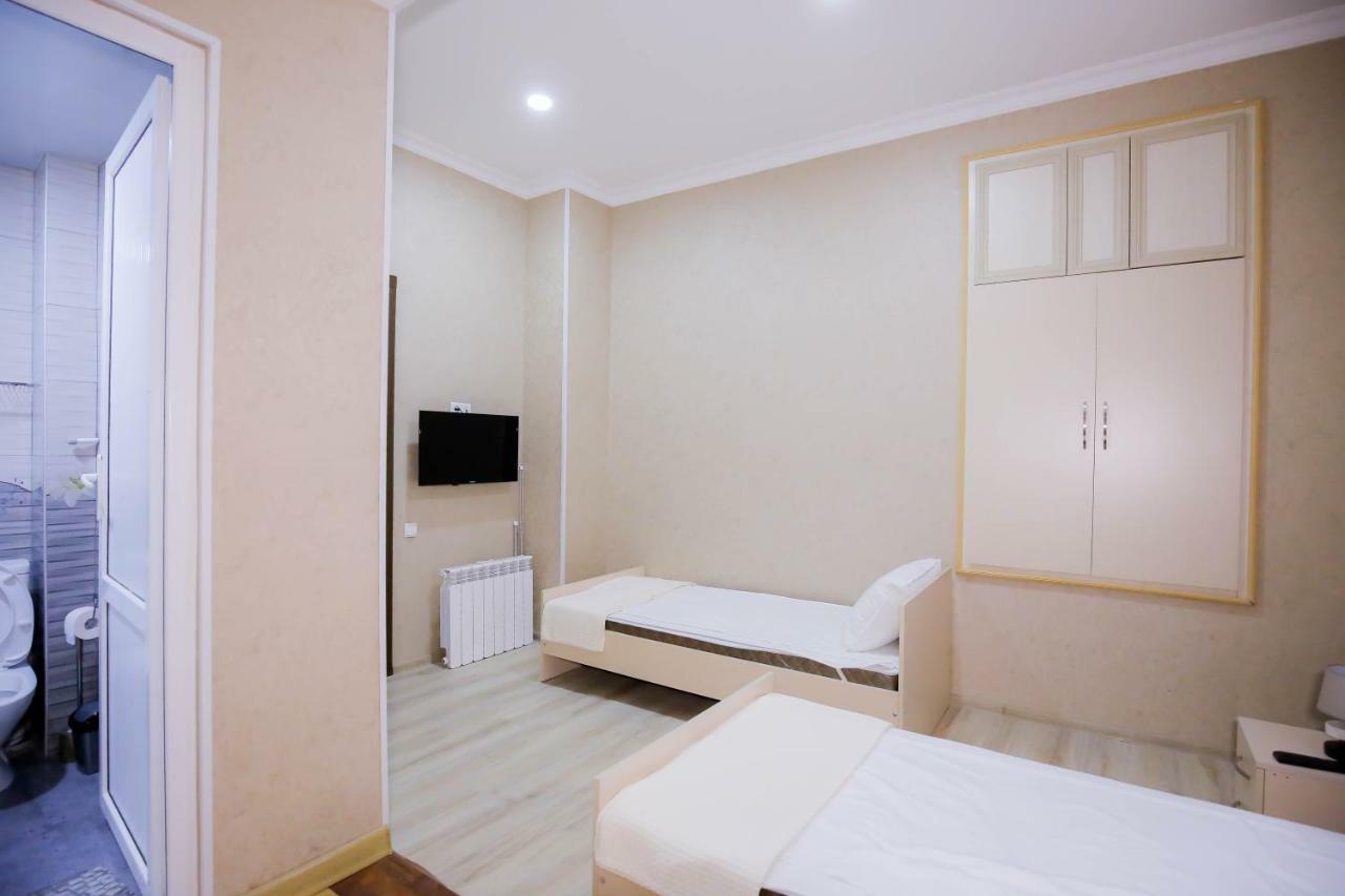 Anseza Hotel Koetaisi Buitenkant foto